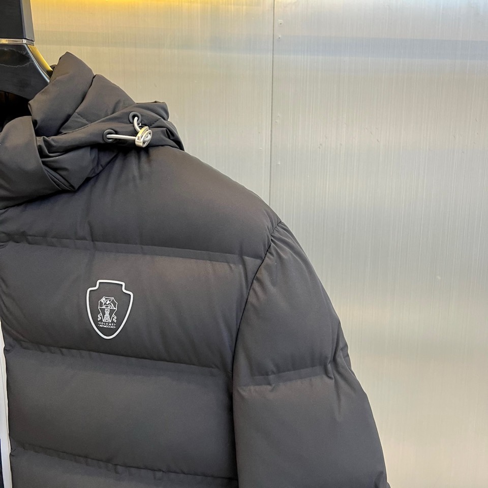 🌾Brunello Cucinelli-2025秋冬新品男士羽绒服，以沉稳军绿色诠释现代都市精英的户外美