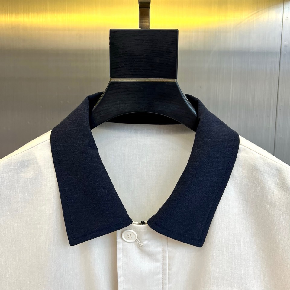 （上衣夹克外套480）DG杜嘉班纳、2026春夏新品男士外套，以经典翻领设计诠释意式风尚。衣领融入撞色元