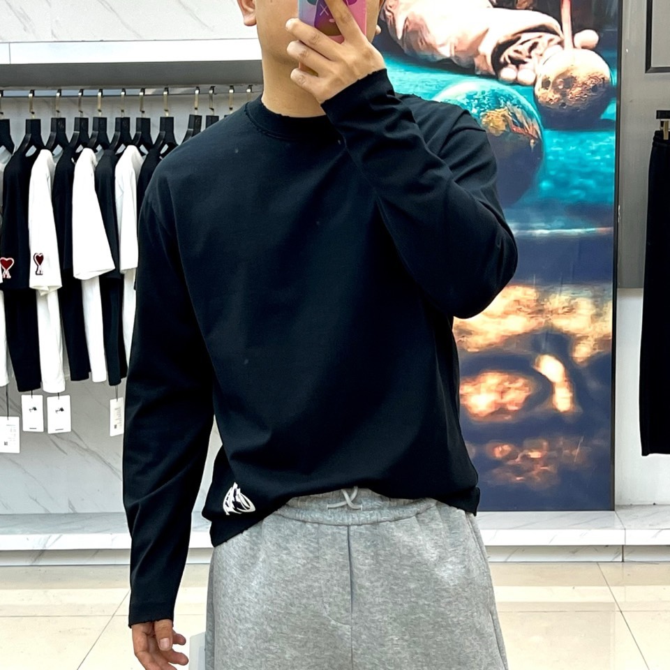 Chrome Herad克罗心、2026春夏新品简约风圆领长袖T恤，纯净底色，打造高级百搭的衣橱刚需。版