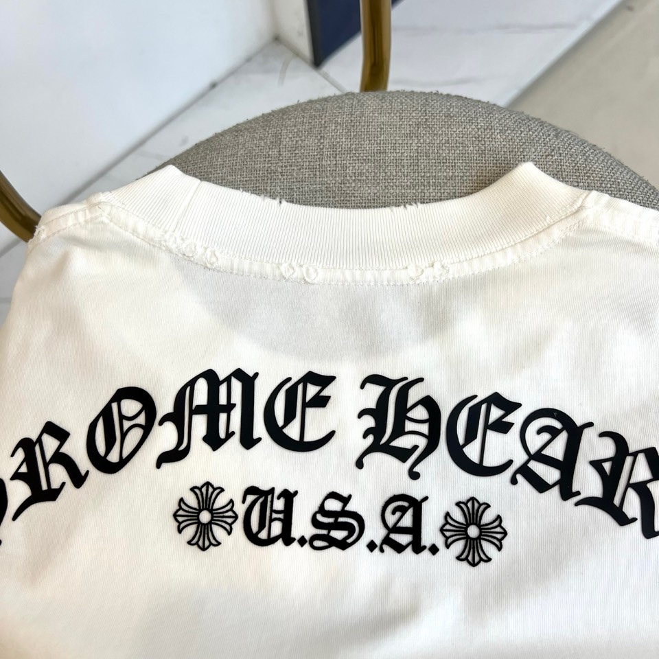 Chrome Herad克罗心、2026春夏新品简约风圆领长袖T恤，纯净底色，打造高级百搭的衣橱刚需。版