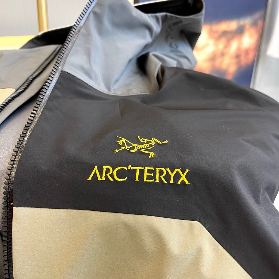 Arcteryx［顶级版］始祖鸟冲锋衣，帅到炸裂的一款！ARC TERYX始祖鸟 BEAMS 25周年联