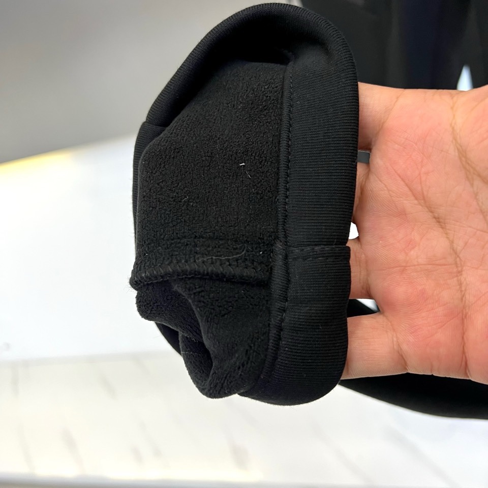 Arcteryx 始祖鸟、2026春夏男士户外运动长裤，以利落剪裁重塑都市机能美学。款式采用直筒修身廓形