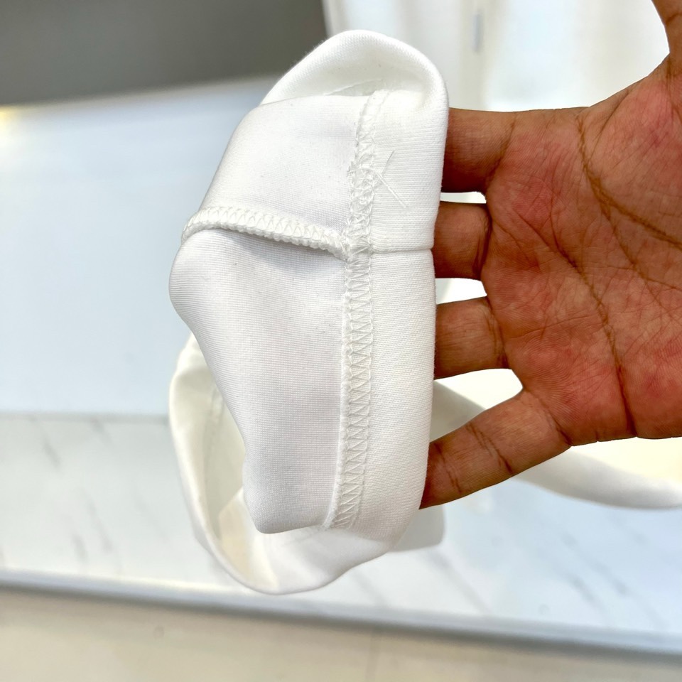 Mon蒙口、2026春夏新品宽松运动卫裤，以纯净柔和的色调打造高级感日常单品，版型采用高腰松紧腰头配抽绳