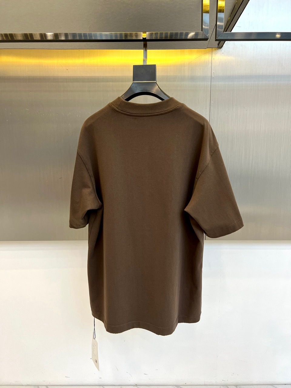 Bur巴宝莉、2026春夏新品潮牌短T，以100%纯棉面料打造，天然亲肤透气，适配春夏季节的舒适穿着需求