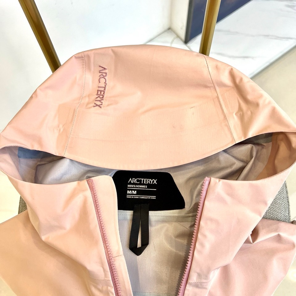 Arctery-🐦鸟家，顶配 beta jacke夹克风衣外套，国内代够一衣难求。 -Arc’teryx