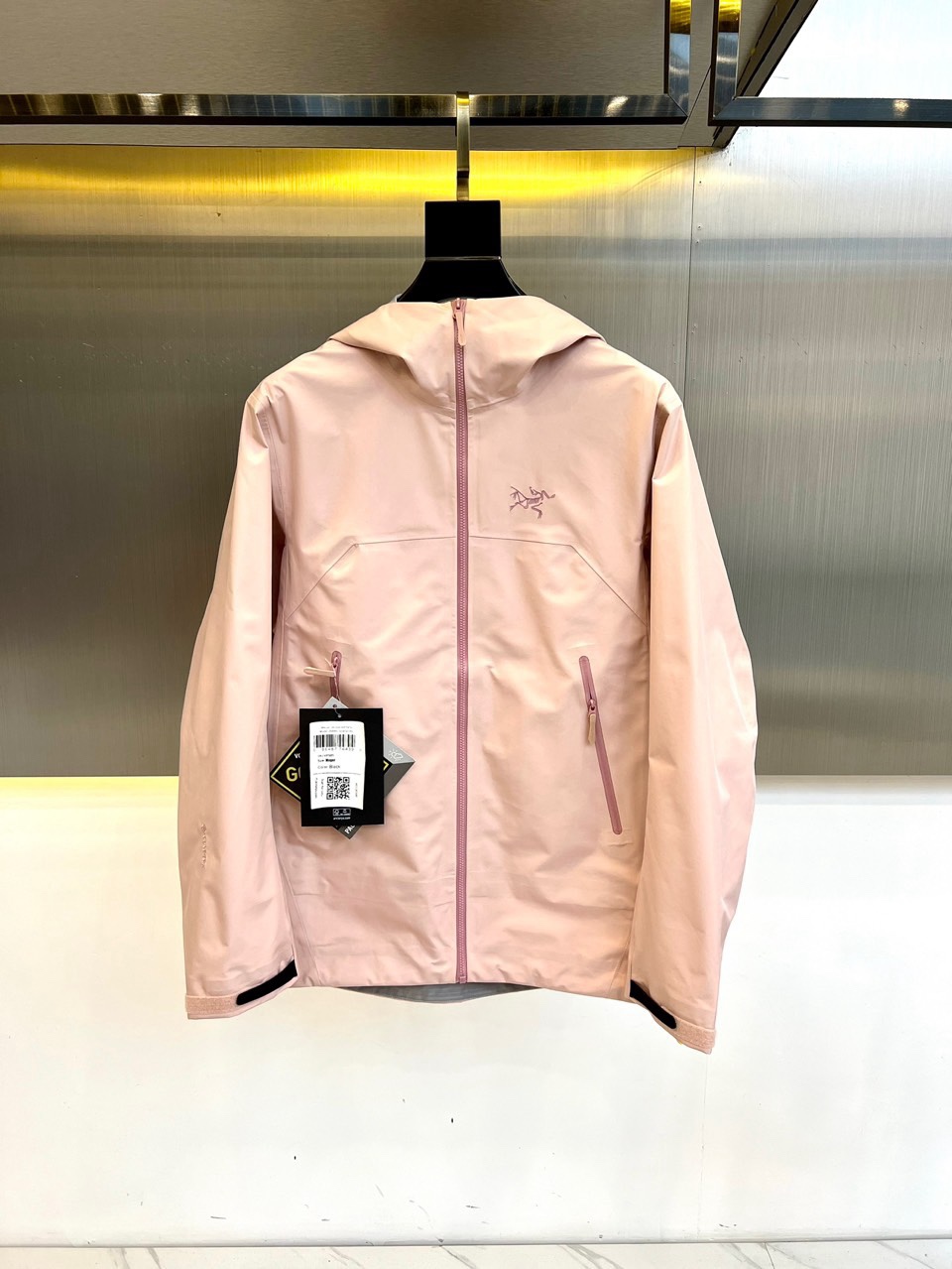 Arctery-🐦鸟家，顶配 beta jacke夹克风衣外套，国内代够一衣难求。 -Arc’teryx