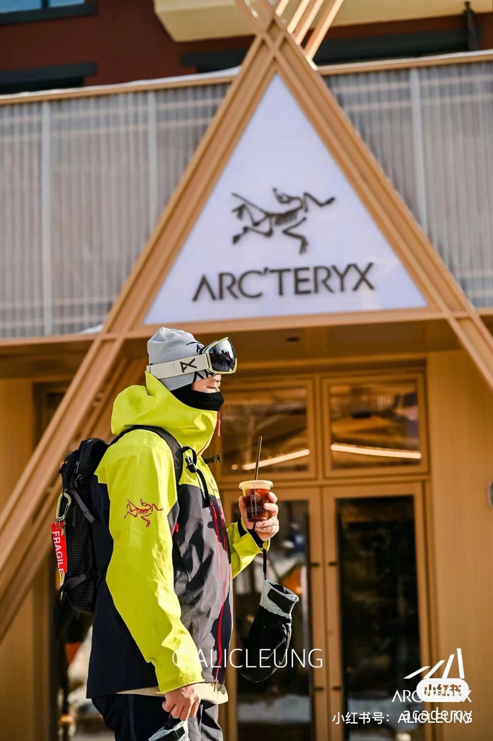 ARC‘TERYX/始祖鸟-高端玩家定制，ARC'TERYX始祖鸟推出了2024龙年新春限定系列以“龙鳞