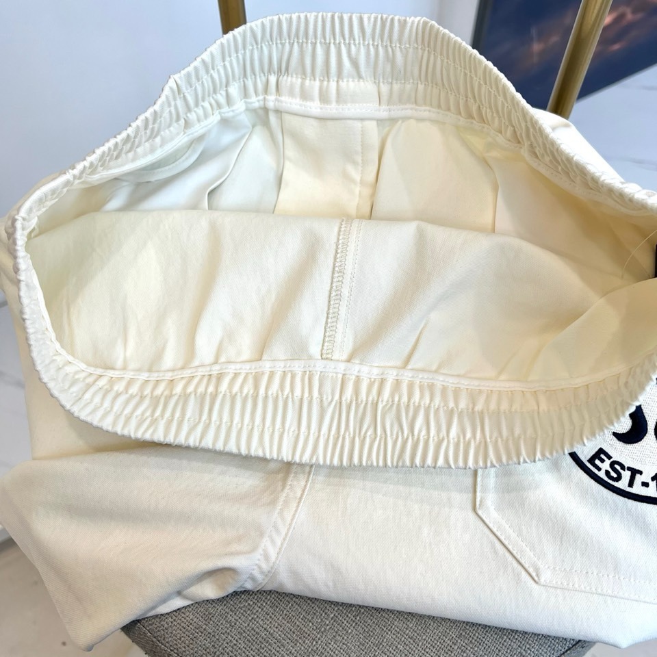 lululemon 露露、2026春夏新品休闲裤，以简约松弛感重塑日常穿搭！经典色调自带高级氛围，适配通