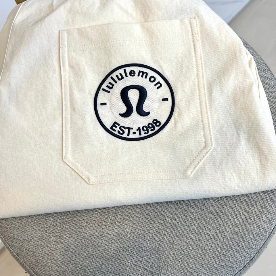 lululemon 露露、2026春夏新品休闲裤，以简约松弛感重塑日常穿搭！经典色调自带高级氛围，适配通