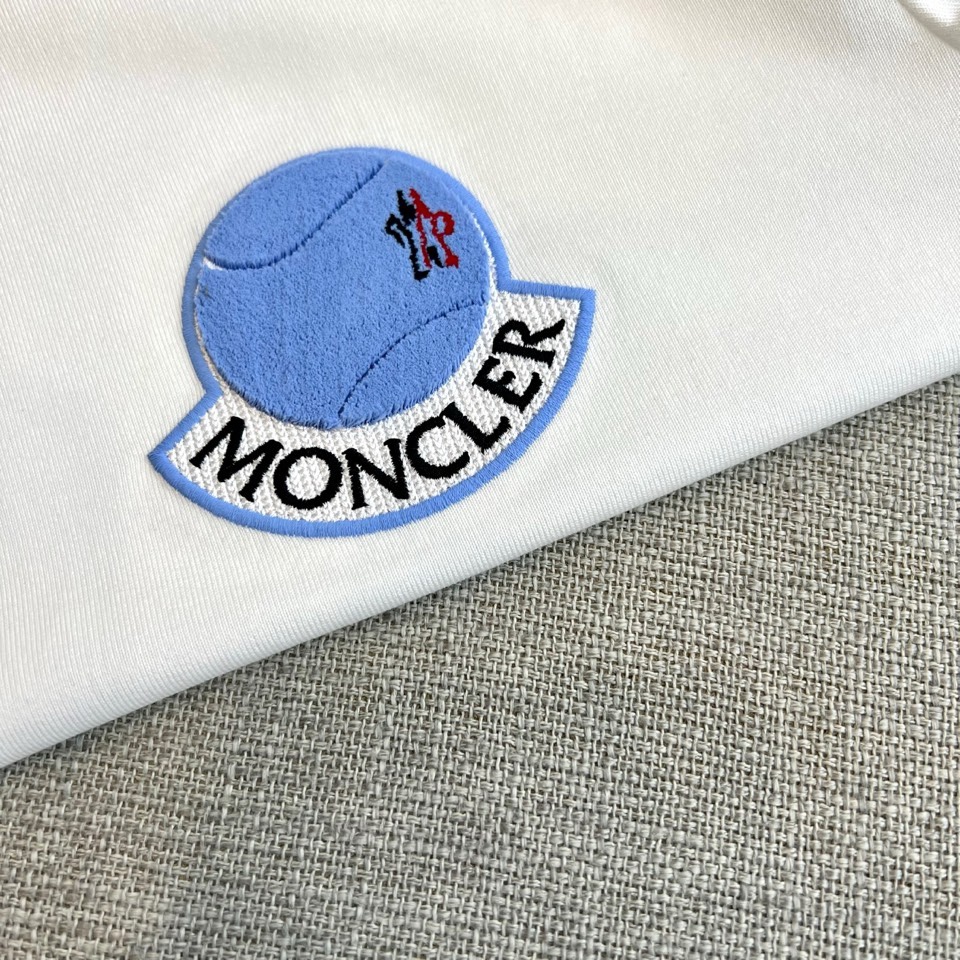 Mon蒙口、2026春夏新品短袖圆领T恤，以46.57%棉+28.43%再生纤维素纤维+21.8%聚酯纤