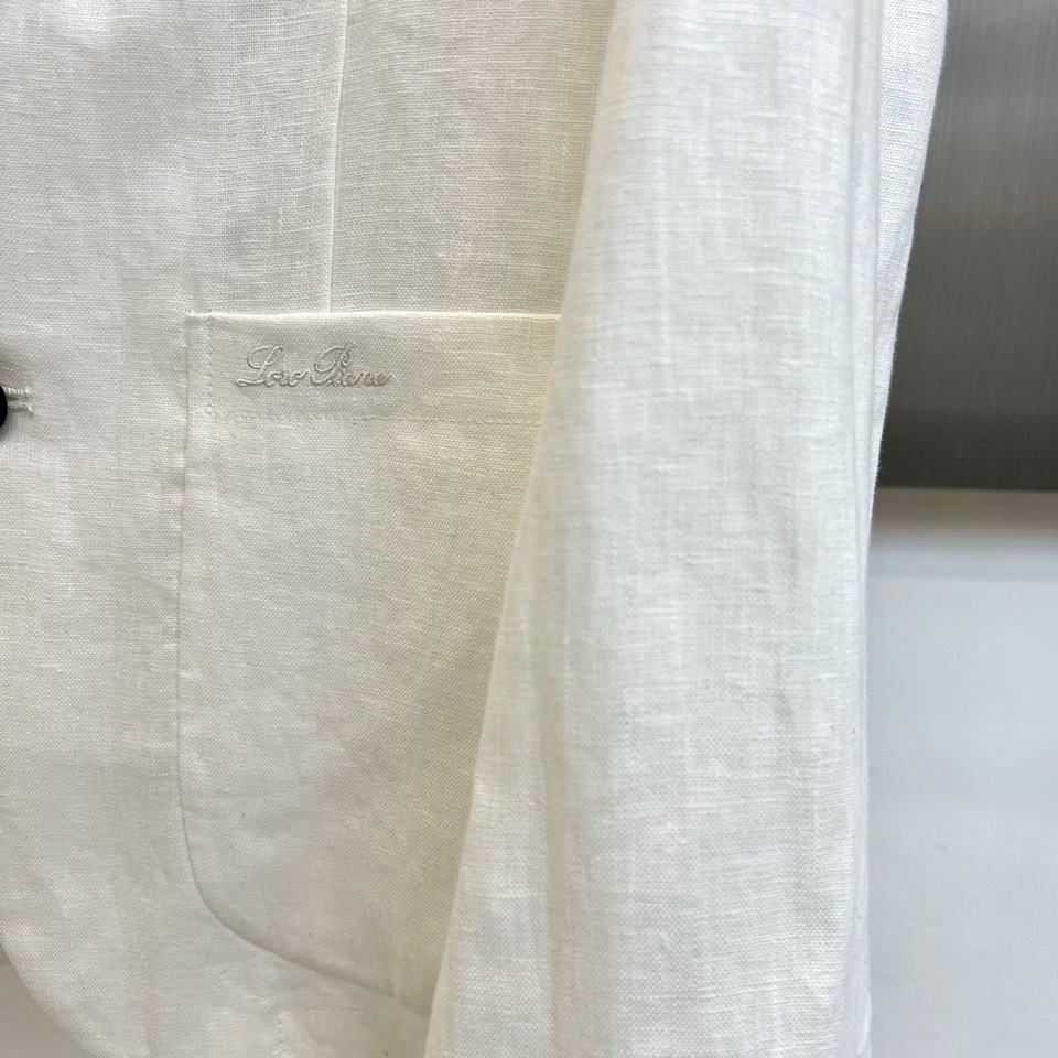 Loro Piana诺悠翩雅、2026春夏新品，100%亚麻的西装外套，以极简剪裁重塑轻熟通勤与度假休闲