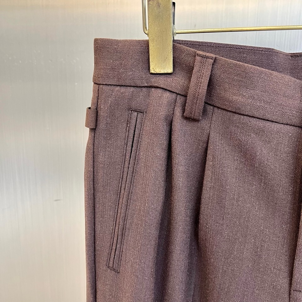 Brunello Cucinelli 2026春夏男士裤装，以精裁工艺诠释低调奢华。款式采用经典直筒版型