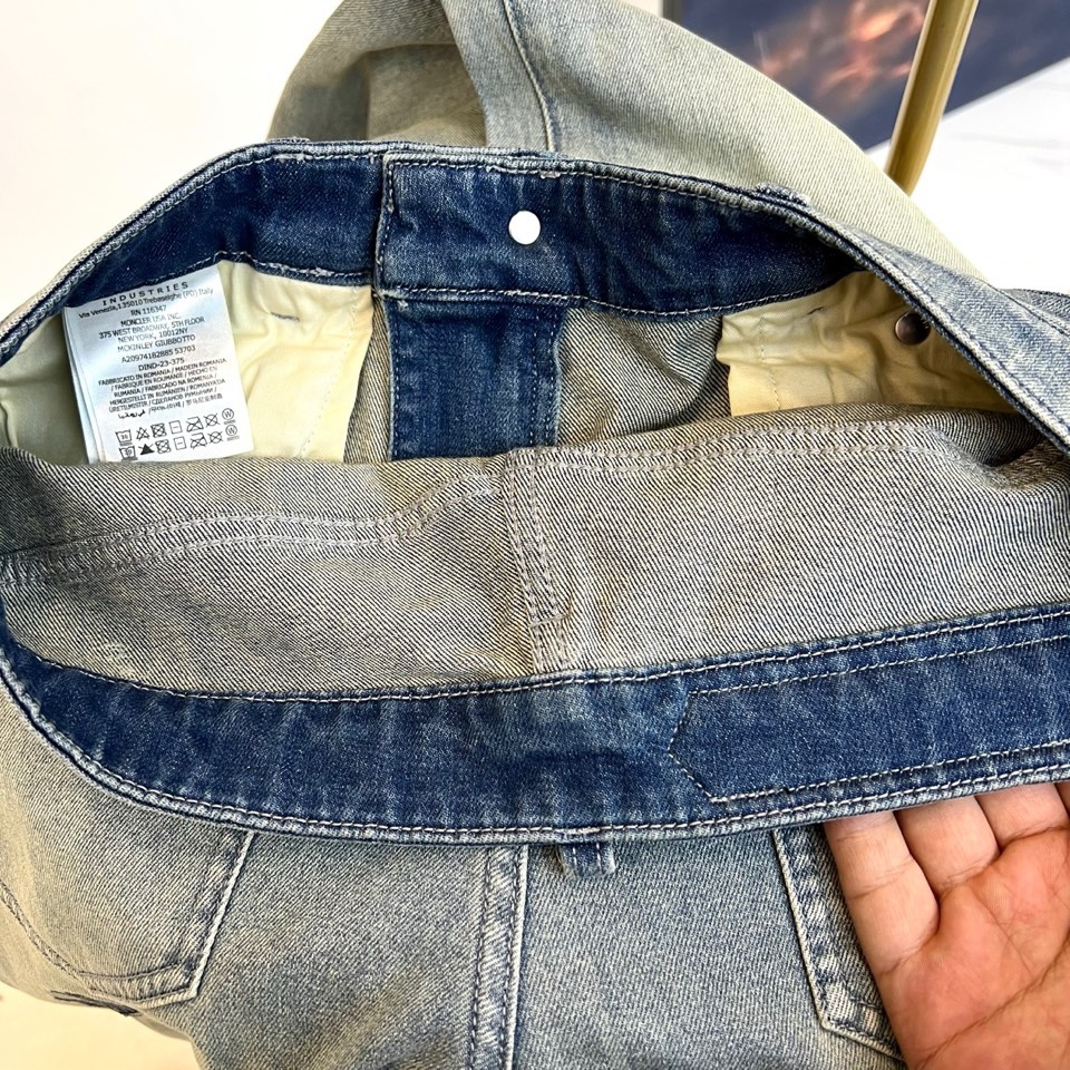 Chrome Herad克罗心、2026春夏新品重工牛仔裤，以渐变水洗工艺重塑复古丹宁质感，裤身错落点缀