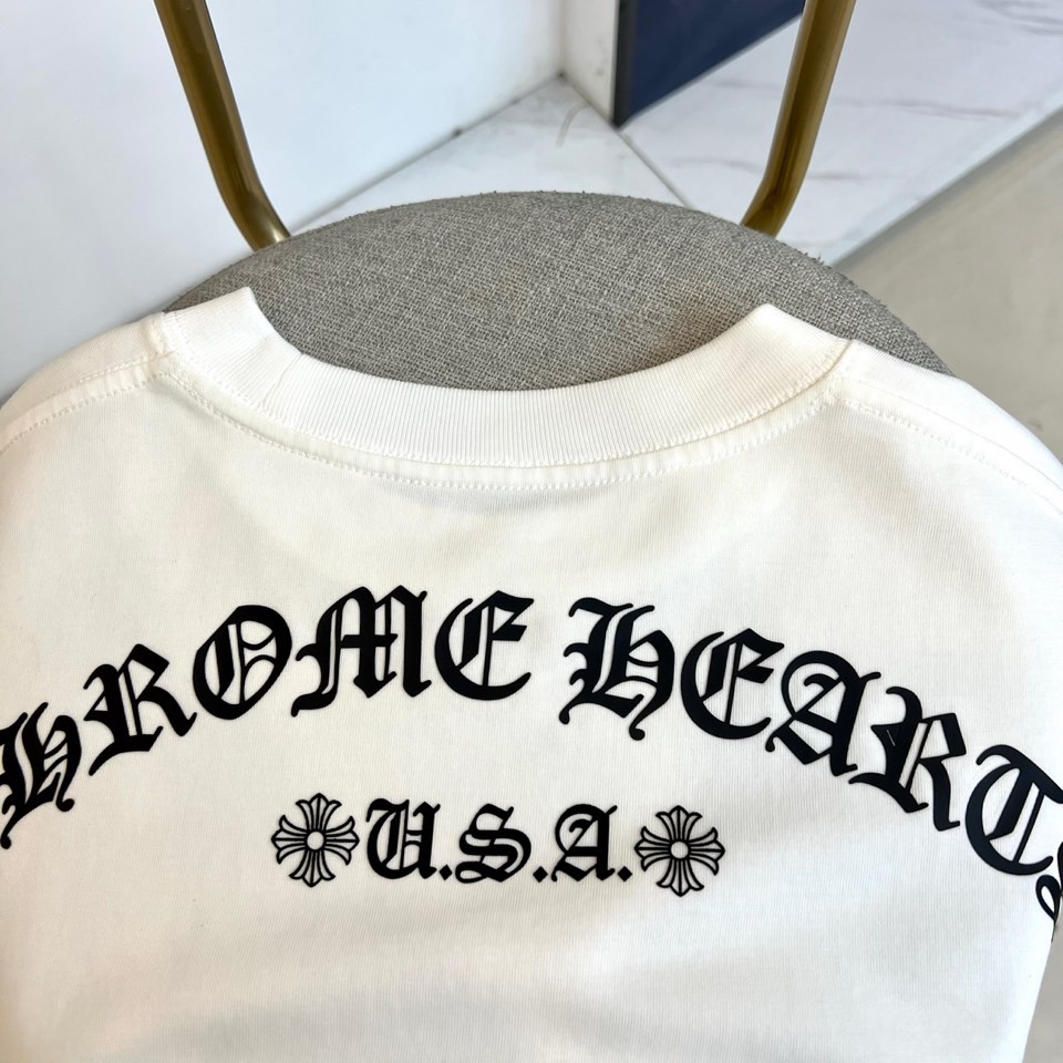 Chrome Herad克罗心、2026春夏新品简约风圆领短袖T恤，纯净底色，打造高级百搭的衣橱刚需。版