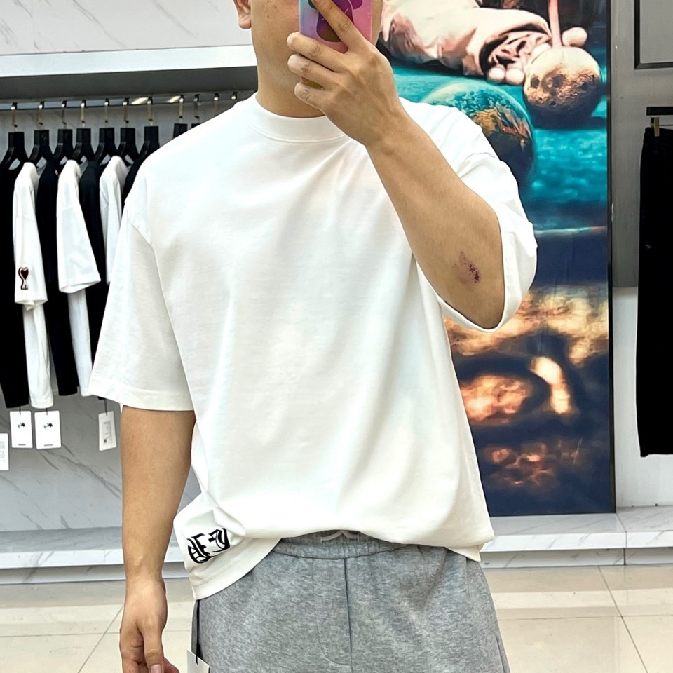 Chrome Herad克罗心、2026春夏新品简约风圆领短袖T恤，纯净底色，打造高级百搭的衣橱刚需。版