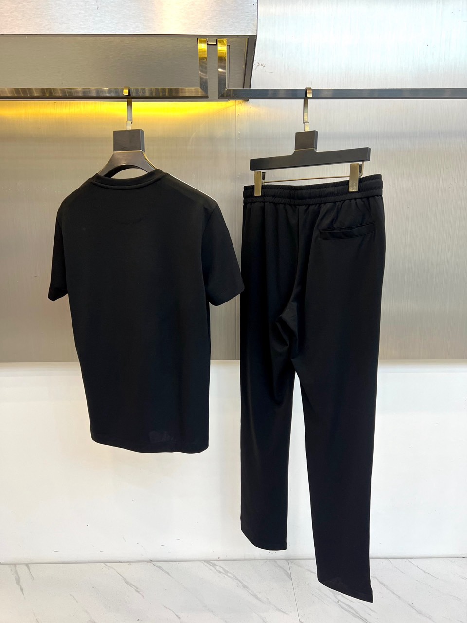 Brunello Cucinelli-BC、2026春夏新品休闲套装，以简约高级的色调诠释轻奢运动风尚。