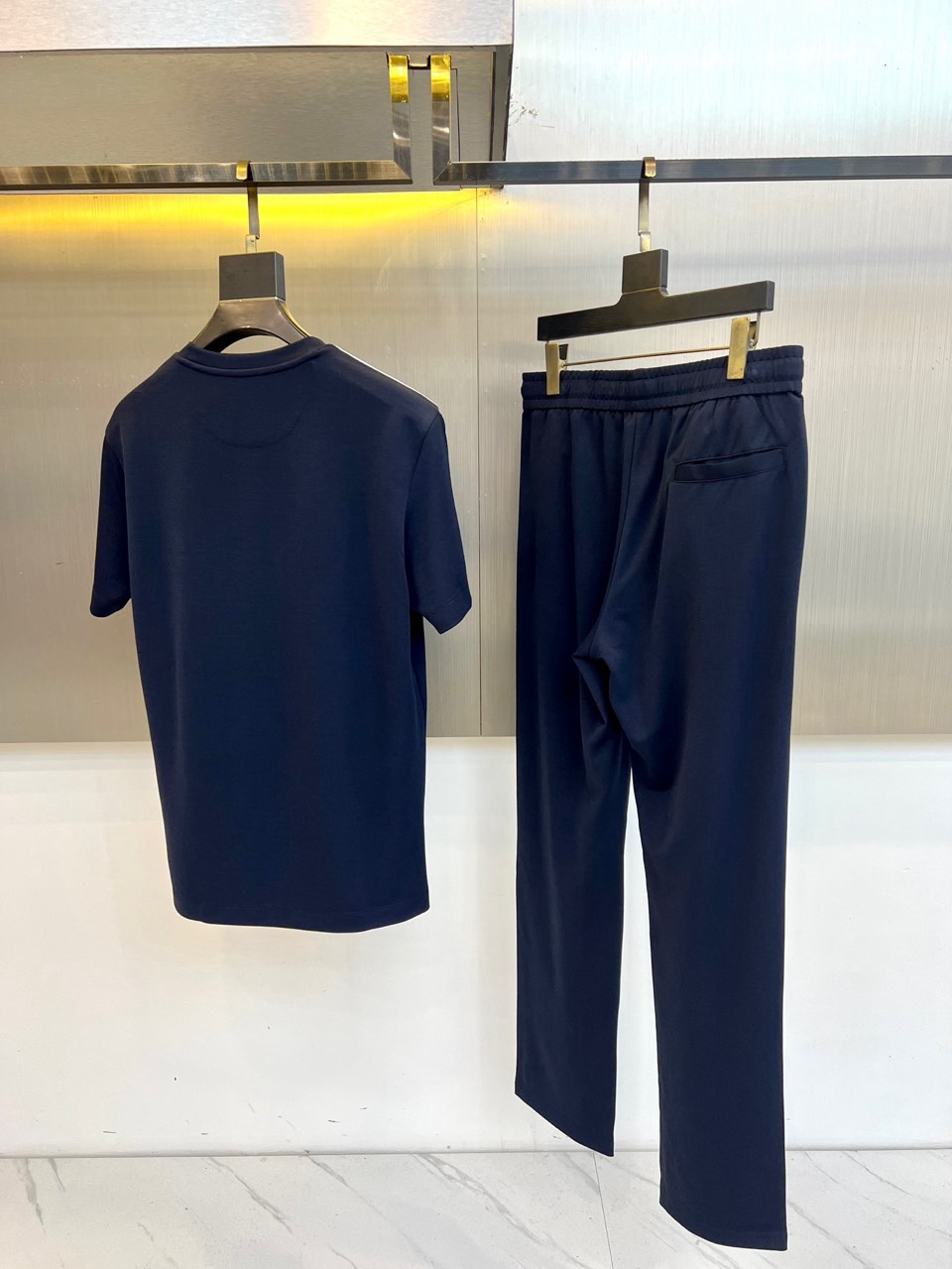 Brunello Cucinelli-BC、2026春夏新品休闲套装，以简约高级的色调诠释轻奢运动风尚。