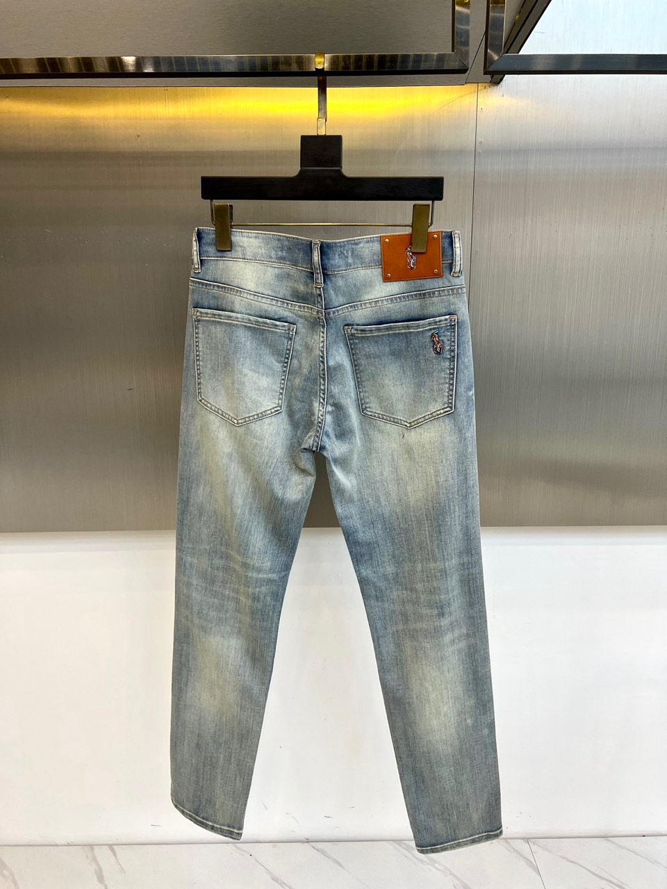 Polo RaLoro pianah Lauren、2026春夏新品牛仔裤，以经典五袋设计融合标志性细节