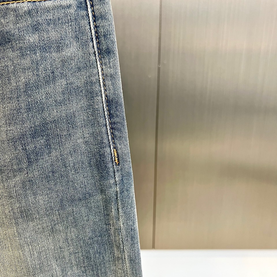 Polo RaLoro pianah Lauren、2026春夏新品牛仔裤，以经典五袋设计融合标志性细节