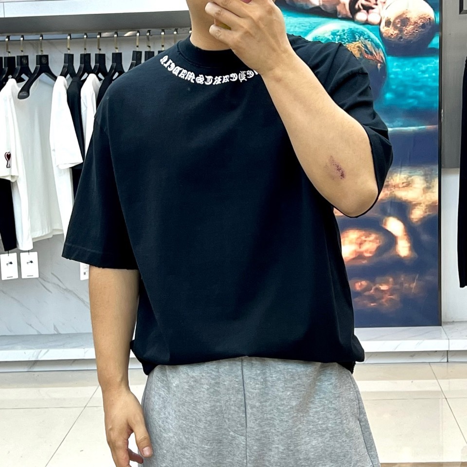 Chrome Herad克罗心、2026春夏新品重磅登场！100%纯棉面料，经典刺绣T恤，以极简纯色为底