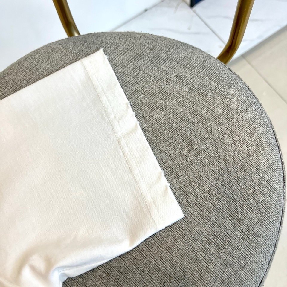 Chrome Herad克罗心、2026春夏新品重磅登场！100%纯棉面料，经典刺绣T恤，以极简纯色为底