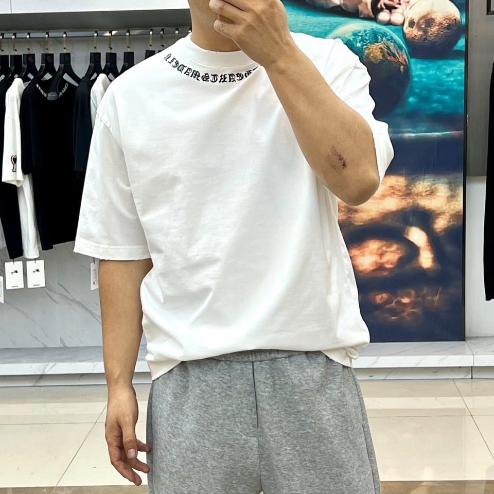 Chrome Herad克罗心、2026春夏新品重磅登场！100%纯棉面料，经典刺绣T恤，以极简纯色为底