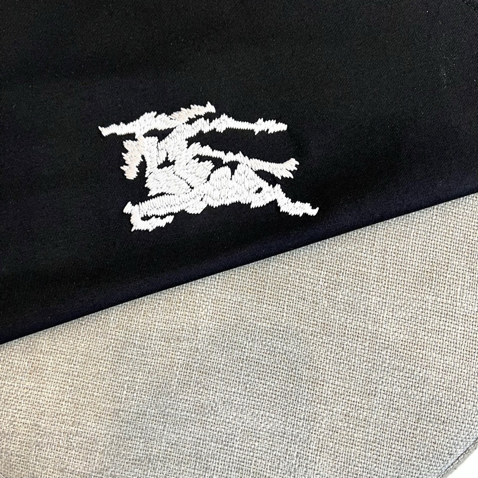 Bur巴宝莉、2026春夏新品骑士刺绣T恤，采用纯棉材质，柔软透气，夏天穿超舒服！胸前骑士图案+品牌字母