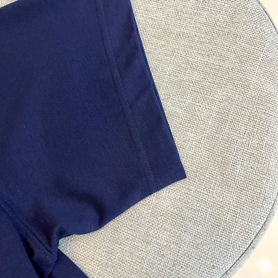 Bur巴宝莉、2026春夏新品短袖T恤，以100%纯棉面料打造，柔软亲肤、透气吸汗，经典圆领简约大气，宽