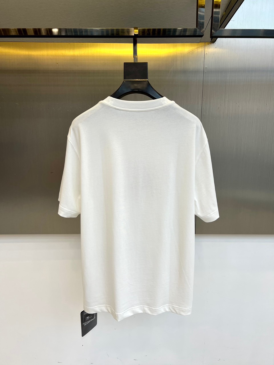 Bur巴宝莉、2026春夏新品短袖T恤，以100%纯棉面料打造，柔软亲肤、透气吸汗，经典圆领简约大气，宽