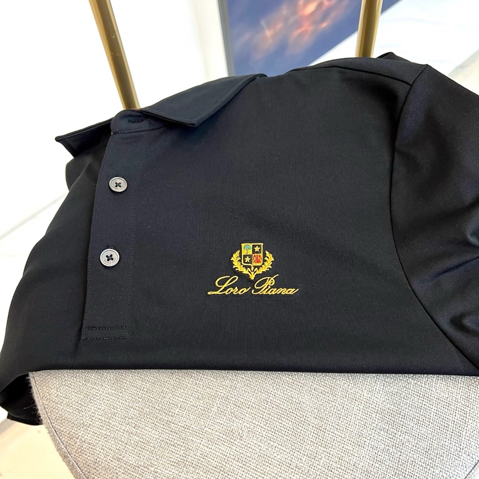 loro Piana诺悠翩雅、2026春夏新品Polo衫，诠释经典休闲商务风范。采用100%棉面料，触感