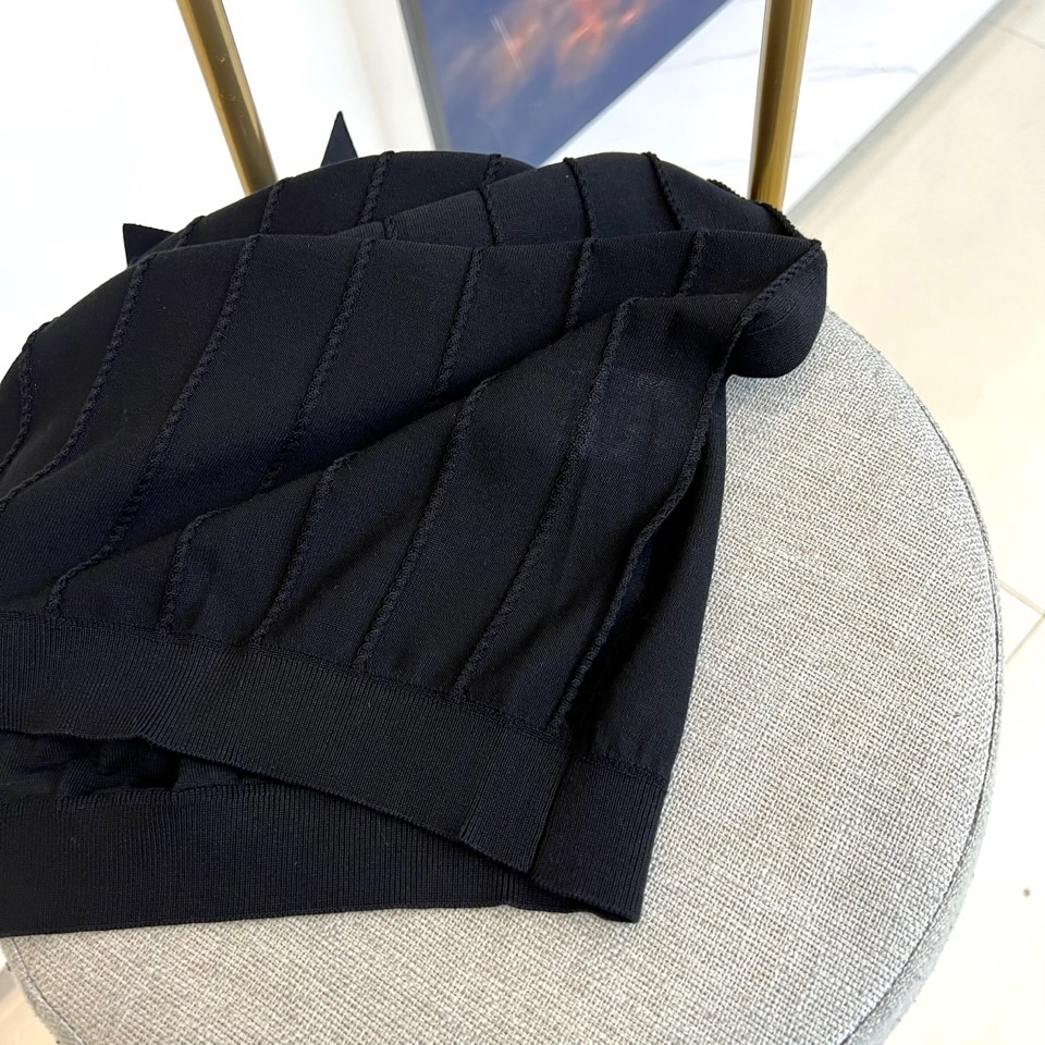 Brunello Cucinelli-bc、2026春夏新品短袖Polo，这款针织POLO衫以轻奢休闲风