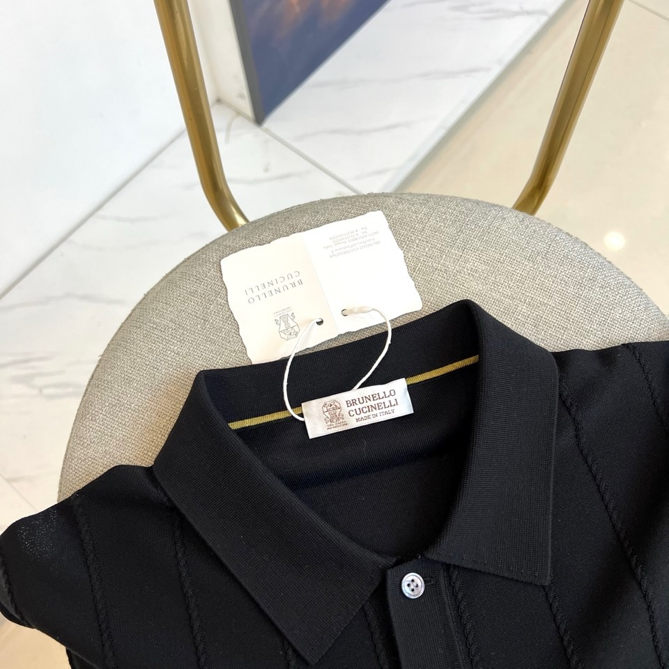 Brunello Cucinelli-bc、2026春夏新品短袖Polo，这款针织POLO衫以轻奢休闲风