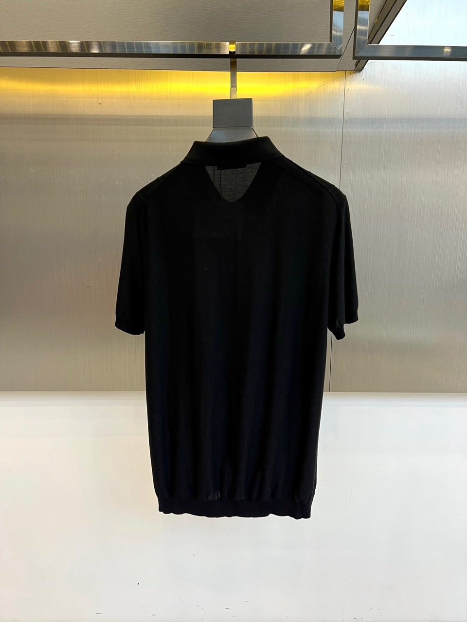Brunello Cucinelli-bc、2026春夏新品短袖Polo，这款针织POLO衫以轻奢休闲风