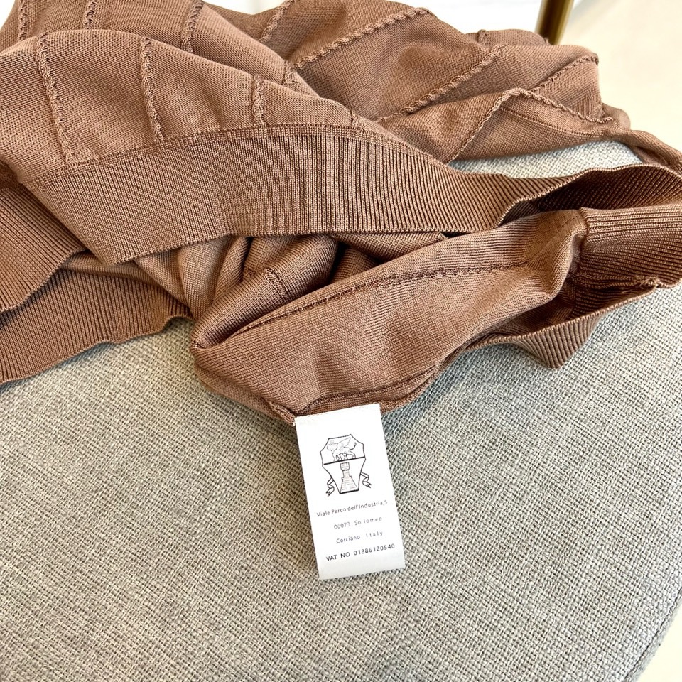 Brunello Cucinelli-bc、2026春夏新品短袖Polo，这款针织POLO衫以轻奢休闲风