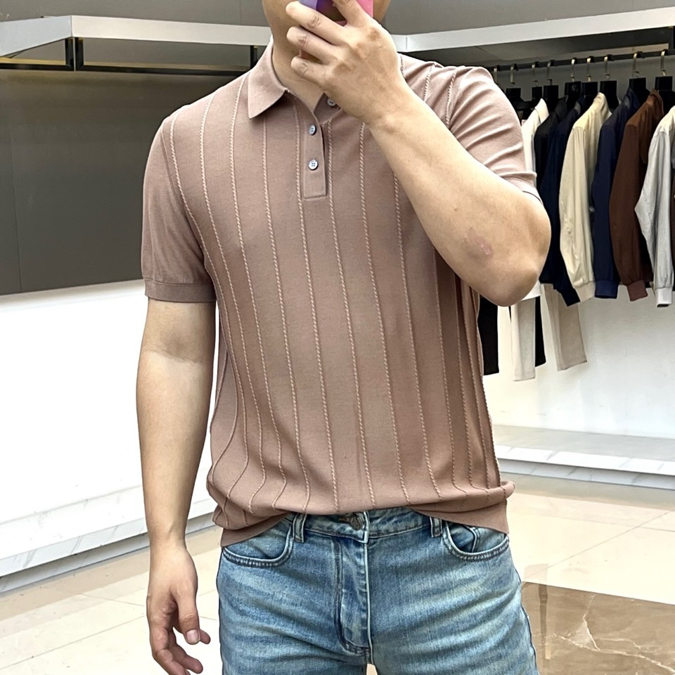 Brunello Cucinelli-bc、2026春夏新品短袖Polo，这款针织POLO衫以轻奢休闲风