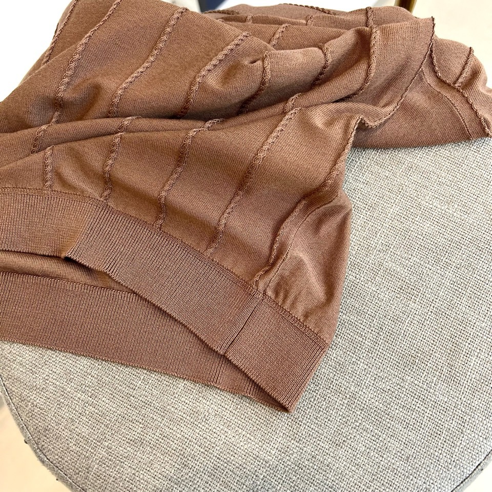 Brunello Cucinelli-bc、2026春夏新品短袖Polo，这款针织POLO衫以轻奢休闲风