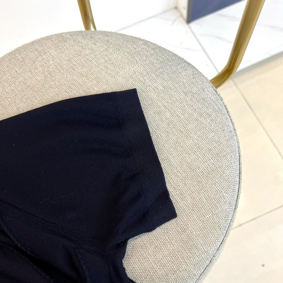 Brunello Cucinelli-bc、2026春夏新品短袖Polo，这款针织POLO衫以轻奢休闲风