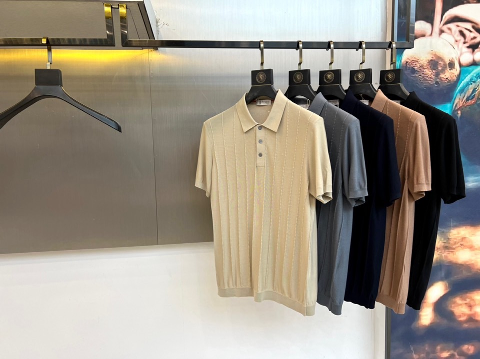 Brunello Cucinelli-bc、2026春夏新品短袖Polo，这款针织POLO衫以轻奢休闲风