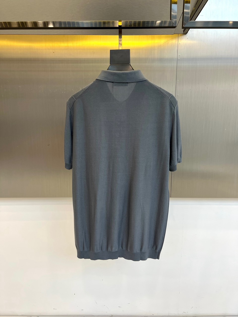 Brunello Cucinelli-bc、2026春夏新品短袖Polo，这款针织POLO衫以轻奢休闲风