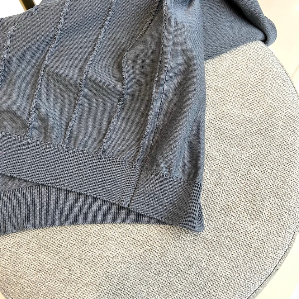 Brunello Cucinelli-bc、2026春夏新品短袖Polo，这款针织POLO衫以轻奢休闲风