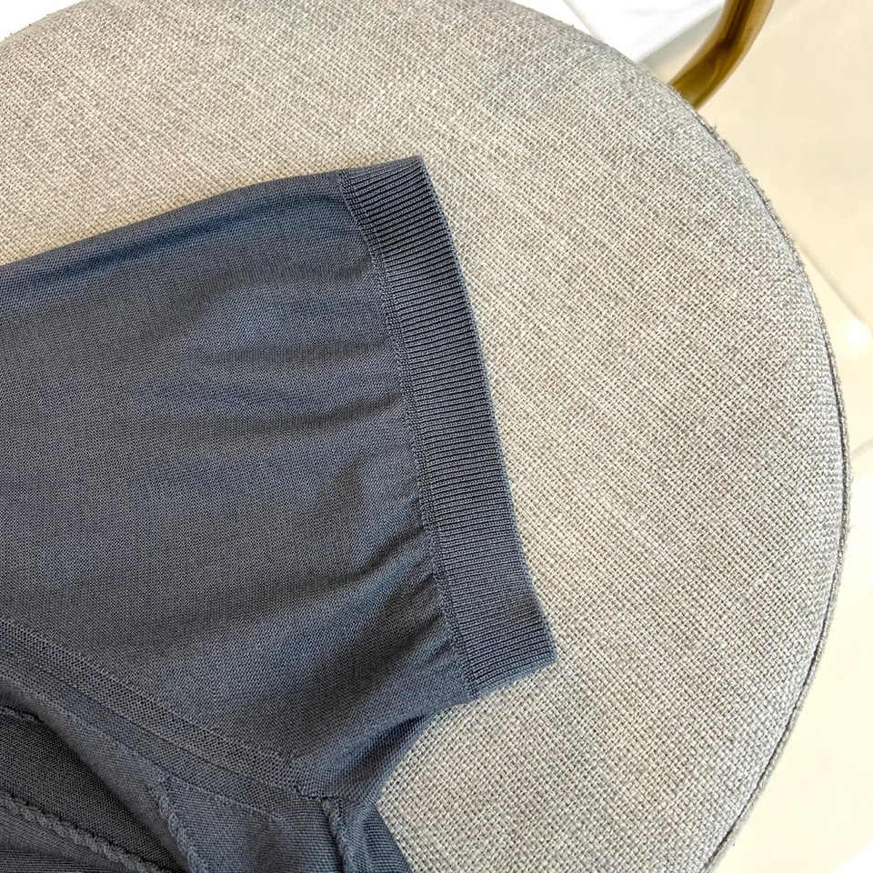 Brunello Cucinelli-bc、2026春夏新品短袖Polo，这款针织POLO衫以轻奢休闲风