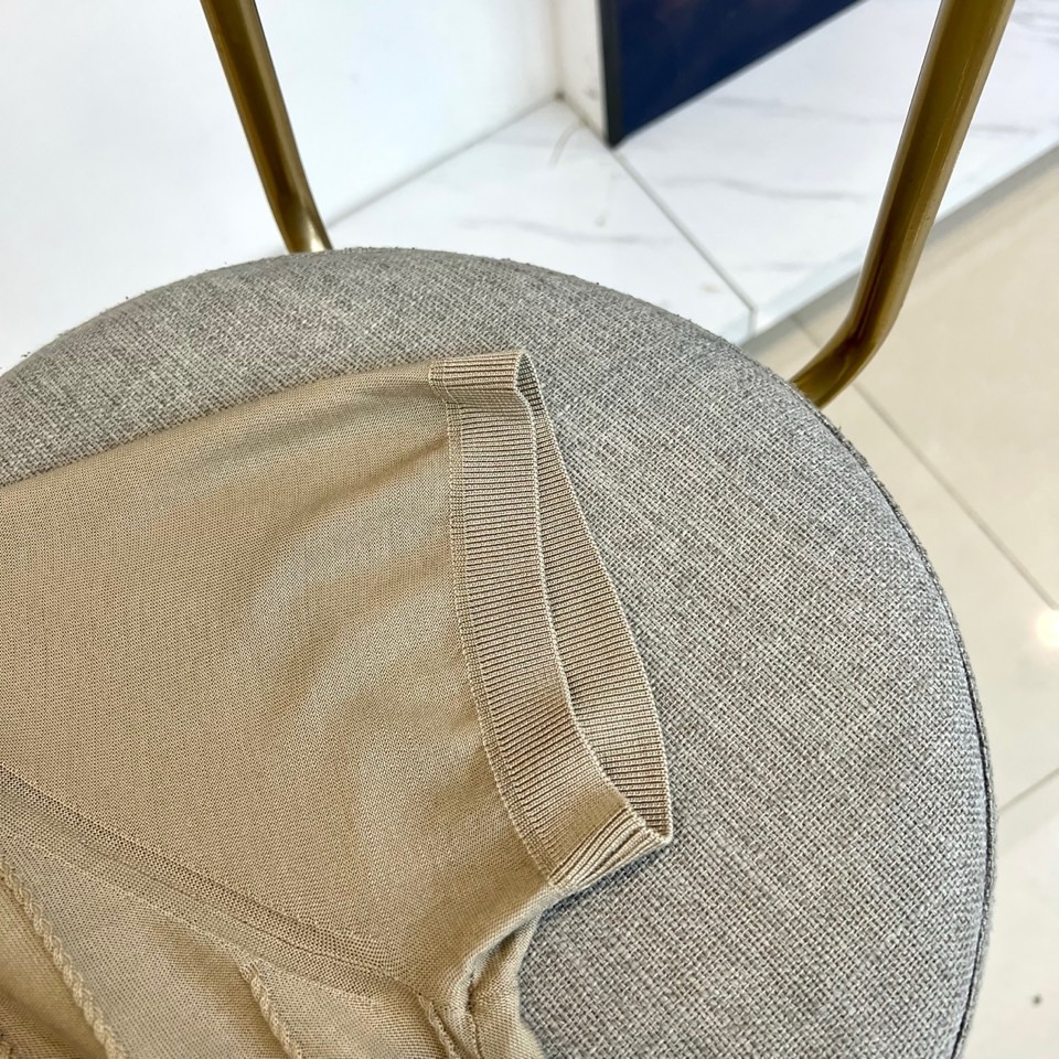 Brunello Cucinelli-bc、2026春夏新品短袖Polo，这款针织POLO衫以轻奢休闲风