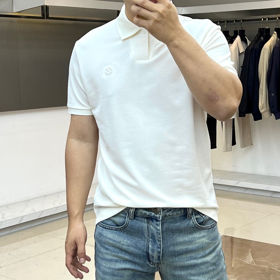 zegna杰尼亚、2026春夏新品男士POLO衫，以利落剪裁诠释当代都市轻奢风，简约却不简单。色调纯净柔