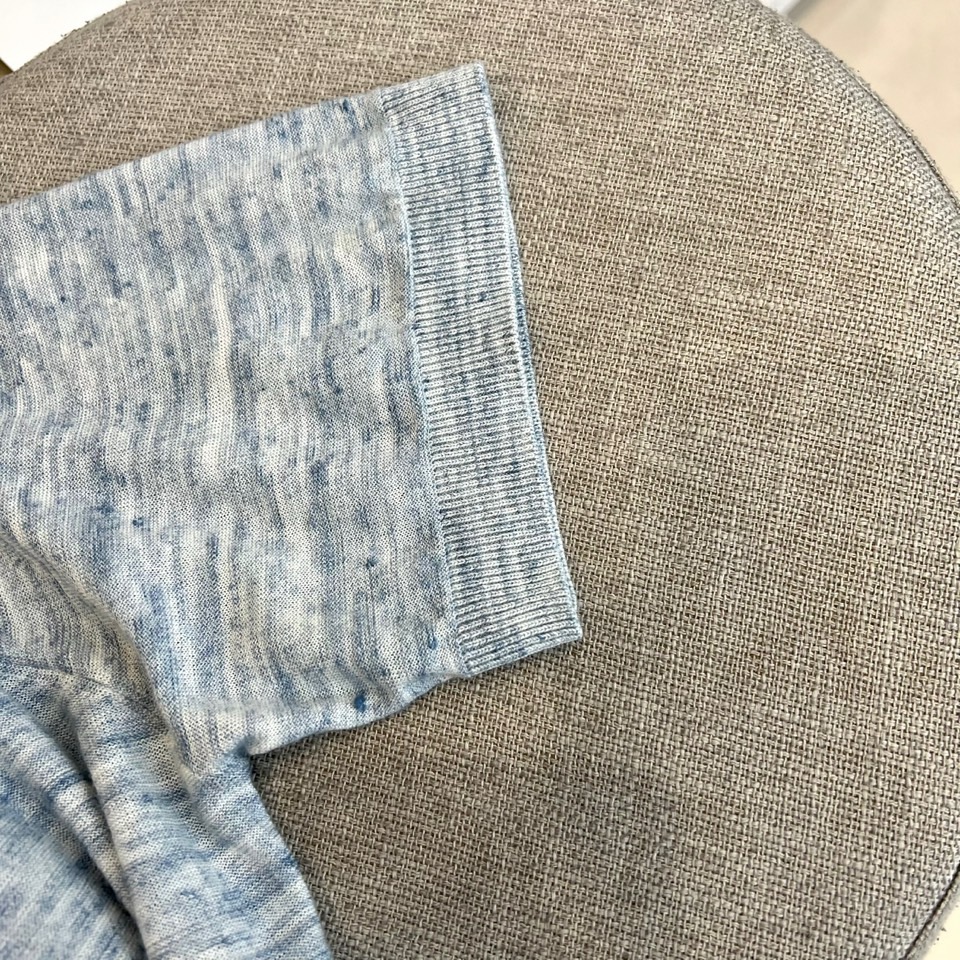 Loro Piana诺悠翩雅、2026春夏新品短袖PoLo衫，以简约轻奢之姿开启季节风尚。经典亨利领设计