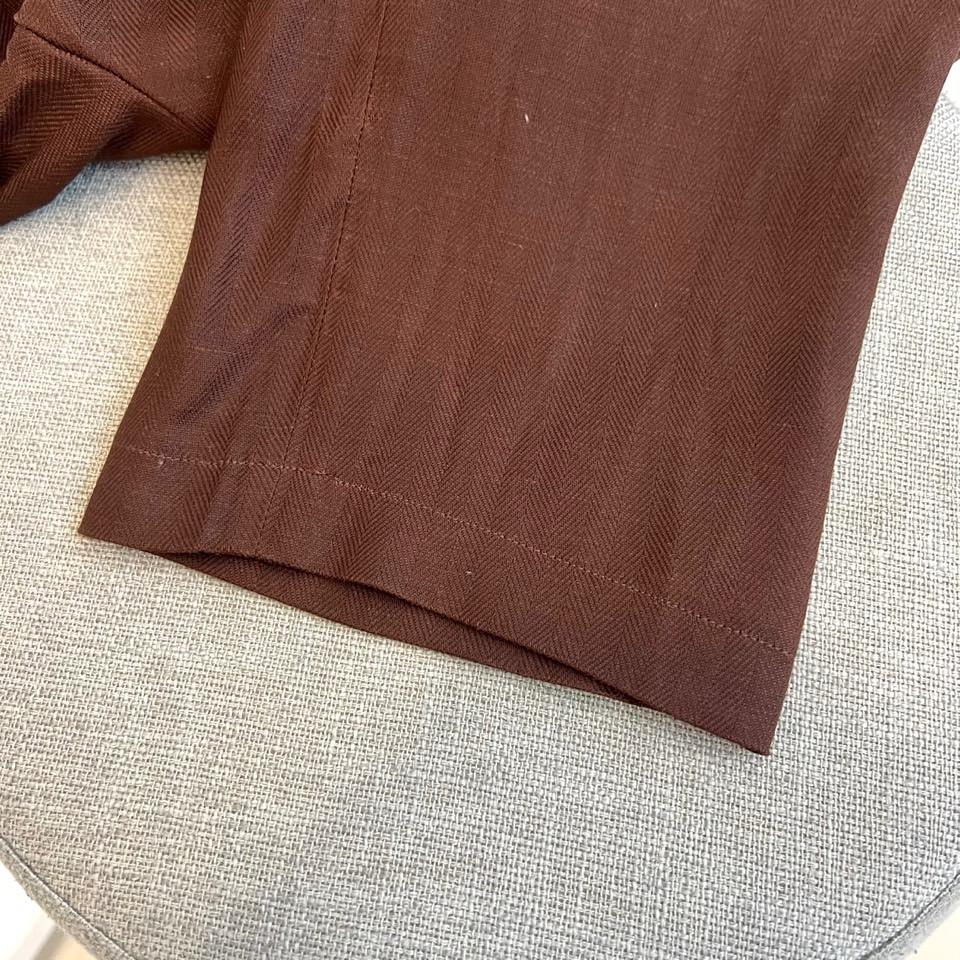 BC、2026春夏新品天丝亚麻休闲裤，以松弛感重构日常穿搭美学。面料自带柔和光泽，天丝70%+亚麻30%