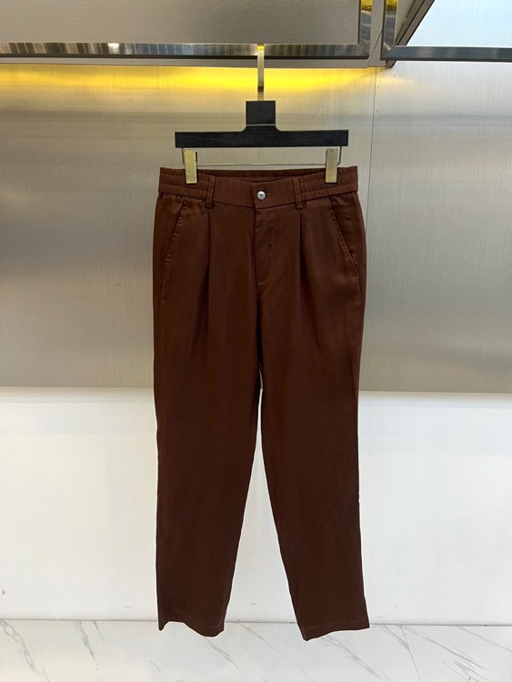 BC、2026春夏新品天丝亚麻休闲裤，以松弛感重构日常穿搭美学。面料自带柔和光泽，天丝70%+亚麻30%