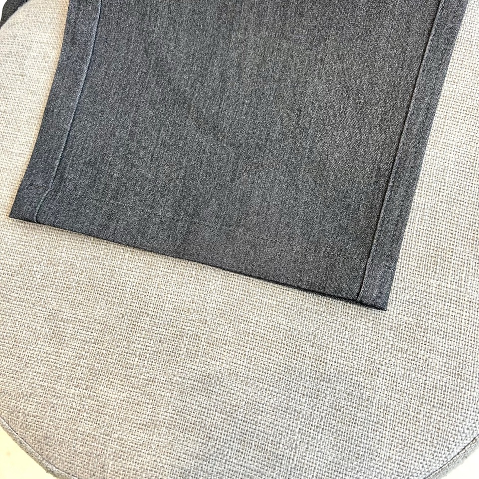 伯尔鲁帝、2026春夏重磅新品西裤，意大利原产彰显高端血统。色调沉稳百搭，经典直筒剪裁融合现代修身美学，