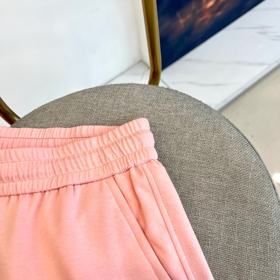 Alexander Wang亚历山大、2026春夏新品短裤，瞬间点亮春夏穿搭氛围！宽松版型适配多元身形，