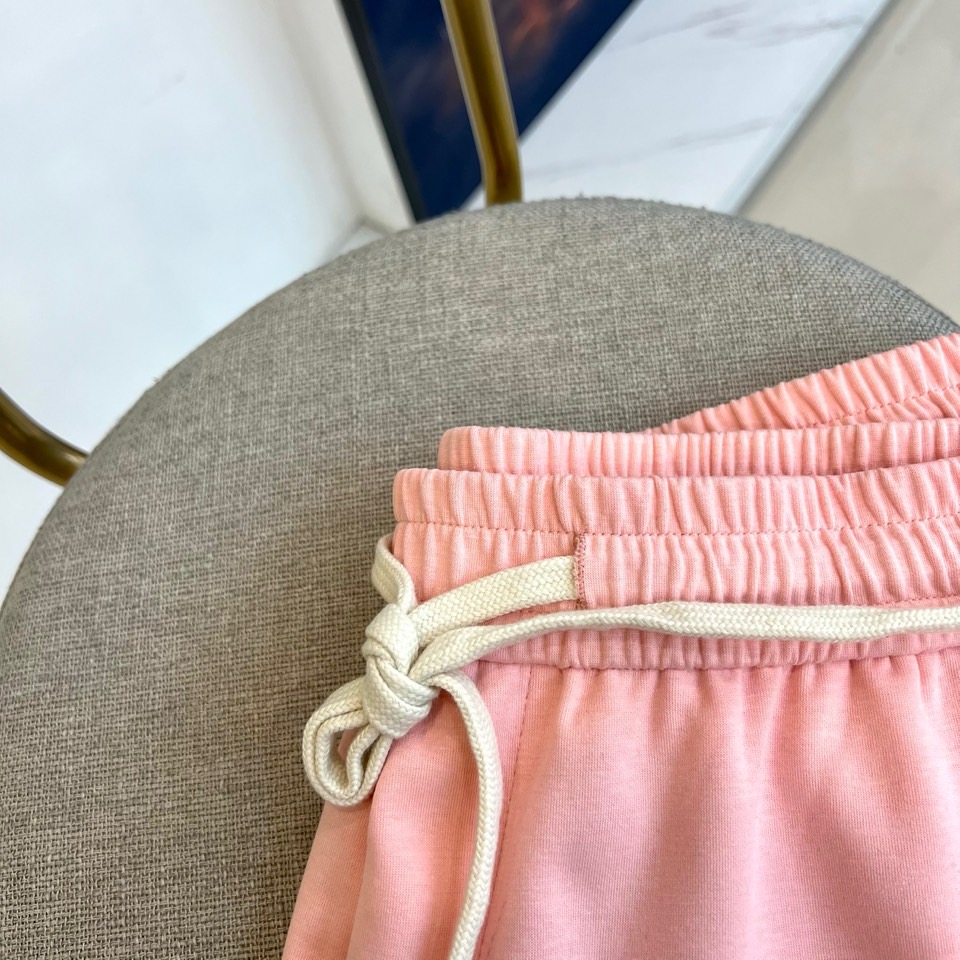 Alexander Wang亚历山大、2026春夏新品短裤，瞬间点亮春夏穿搭氛围！宽松版型适配多元身形，