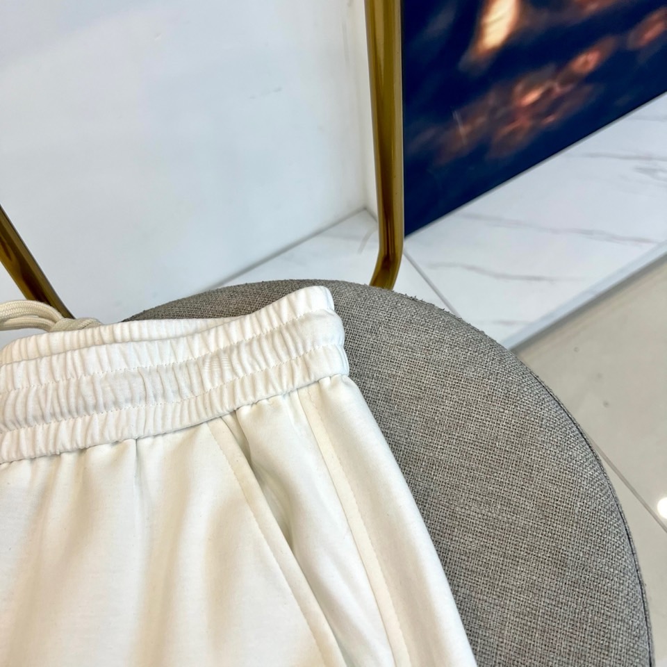 Alexander Wang亚历山大、2026春夏新品短裤，瞬间点亮春夏穿搭氛围！宽松版型适配多元身形，